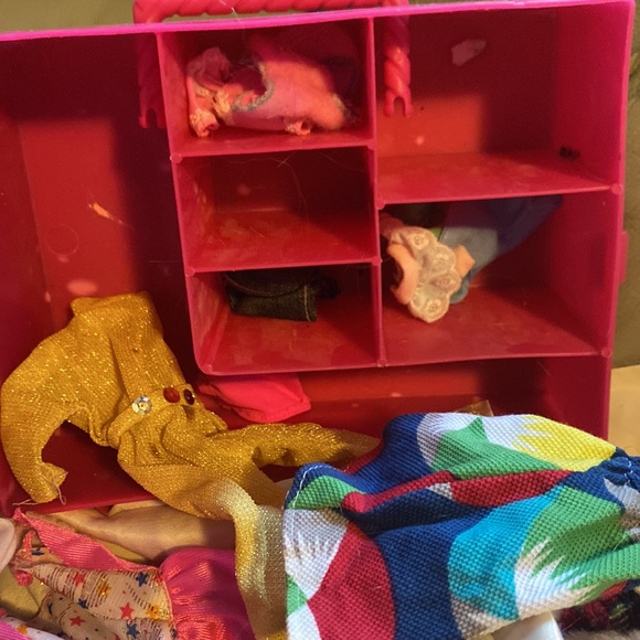 Vintage Barbie Clothing and Two Vintage Cases - Picture 7 of 12